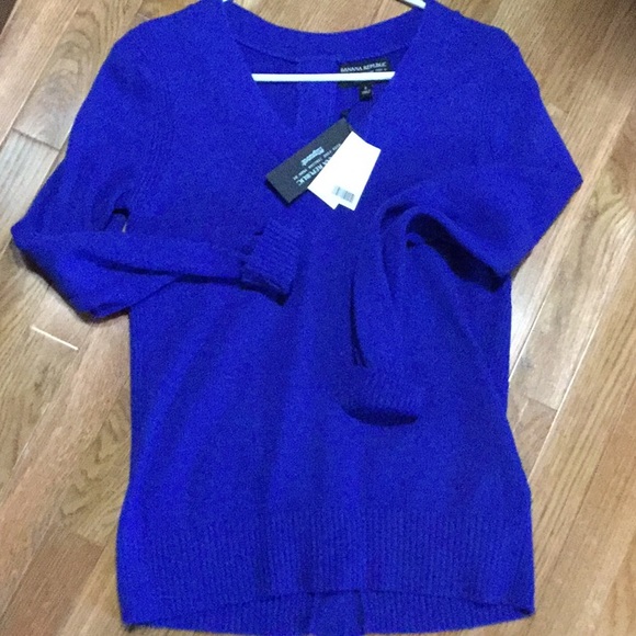 Banana Republic Sweaters - 🎉NWT banana republic 45% merino wool sweater 💕
